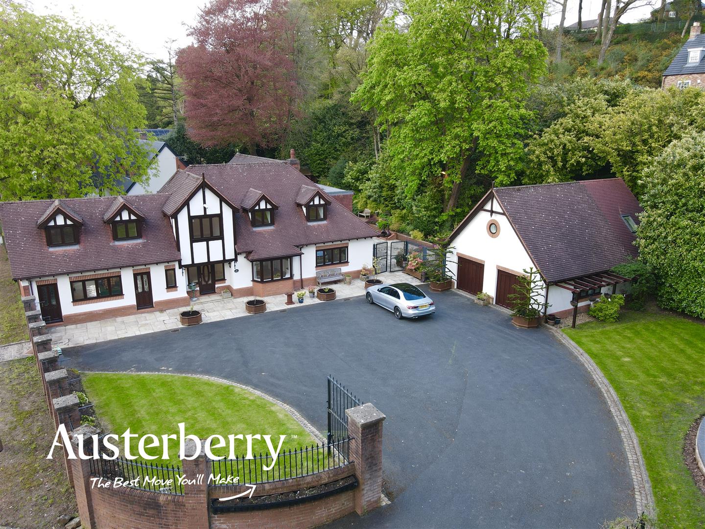 4 bed property in Lightwood Road, Stoke-On-Trent